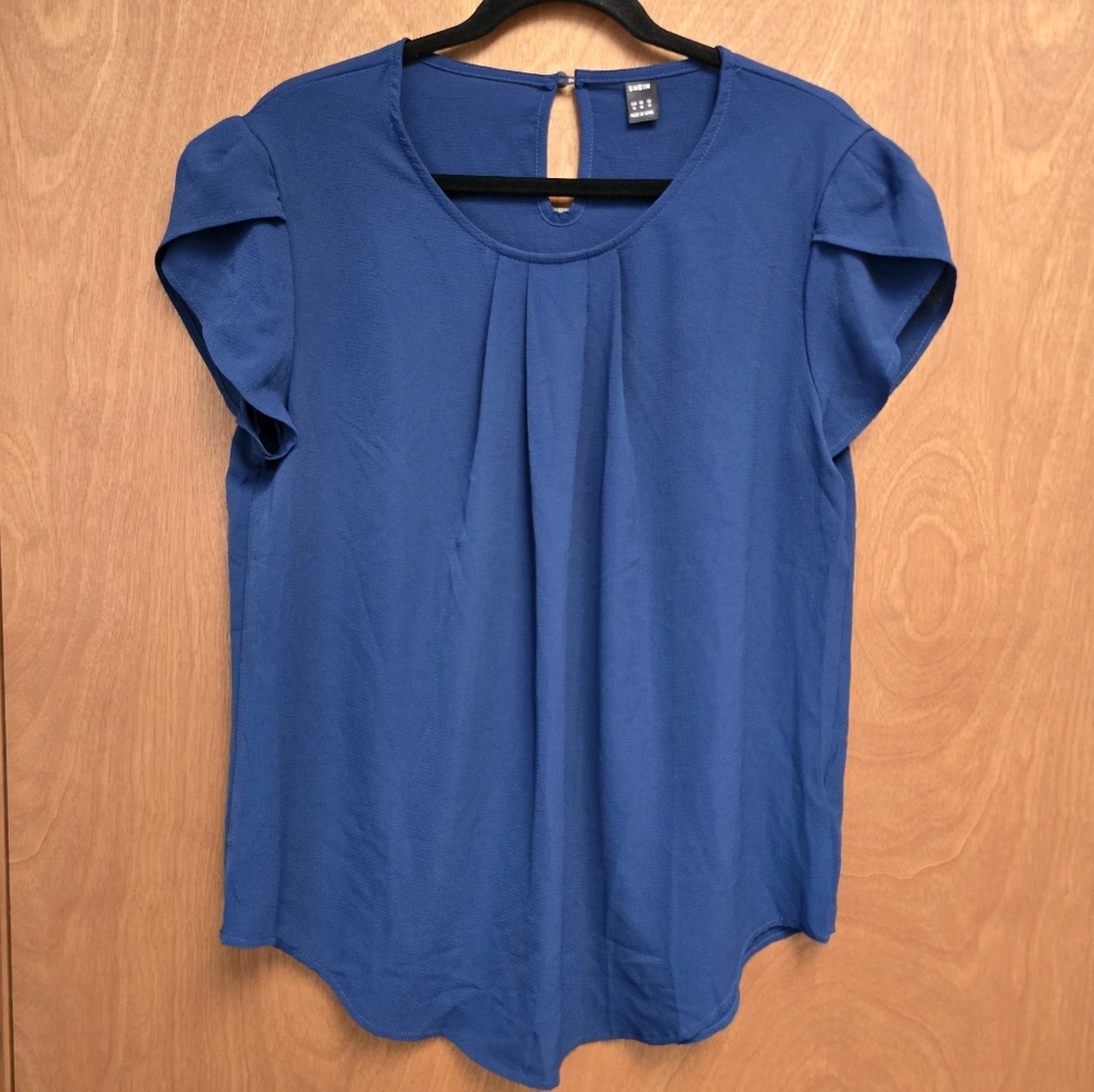 🟦 Shein Ruffle Sleeve Blouse